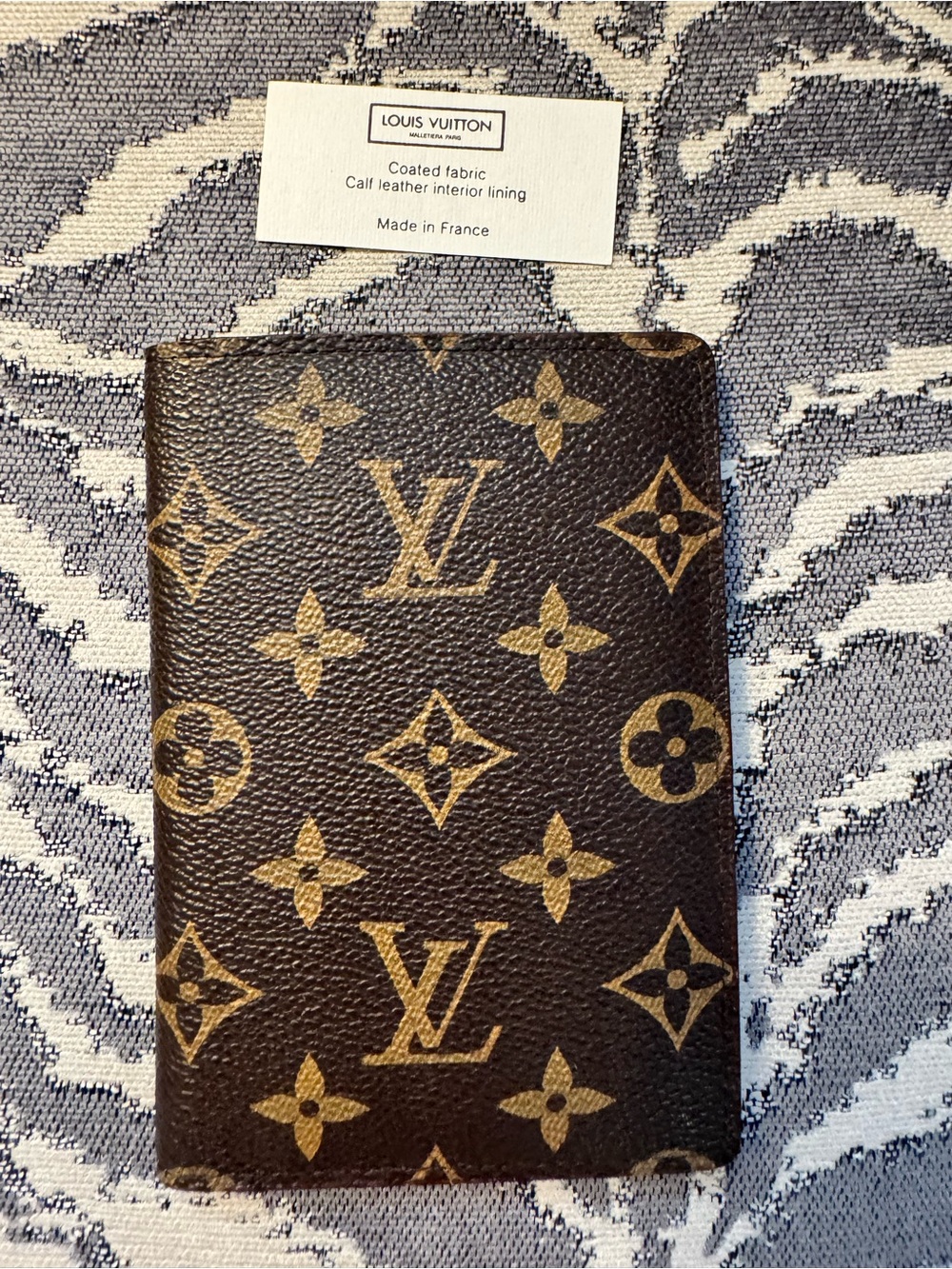 EUC Passport holder vinyl not leather
